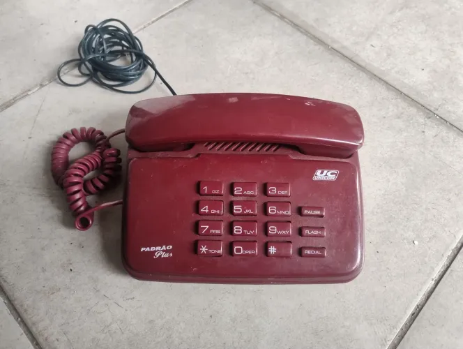 Telefone antigo convencional