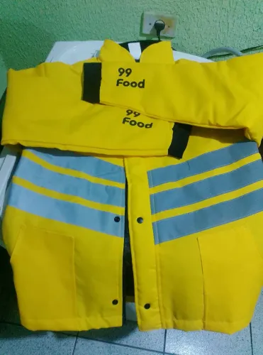 Bags e jaqueta (G) ambas novas sem uso
