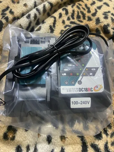 Carregador Makita - DC18RC