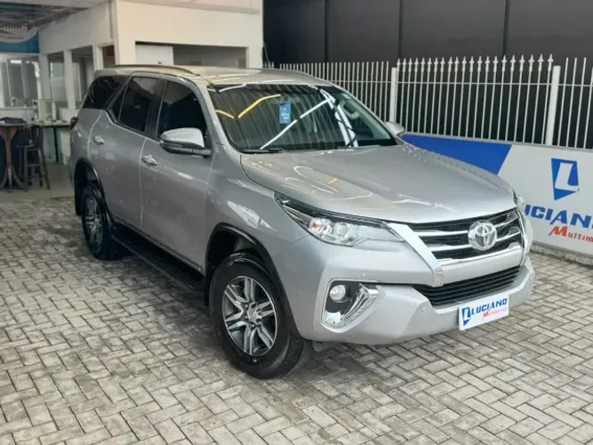 Toyota Hilux SW4 SR 4X2 2.7/ 2.7 Flex 16V Aut. 2019