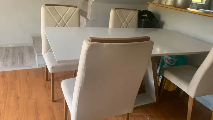 Mesa com cadeiras 