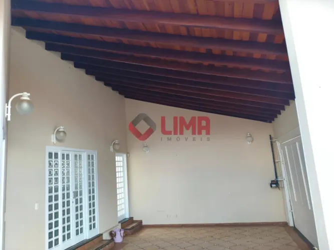 LINDA CASA COM 3 QUARTOS, (1 SUÍTE) EM AGUDOS / SP