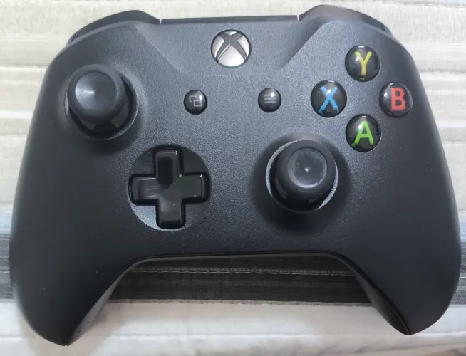 Excelente controle de Xbox one X (bluetooth) original em perfeito estado