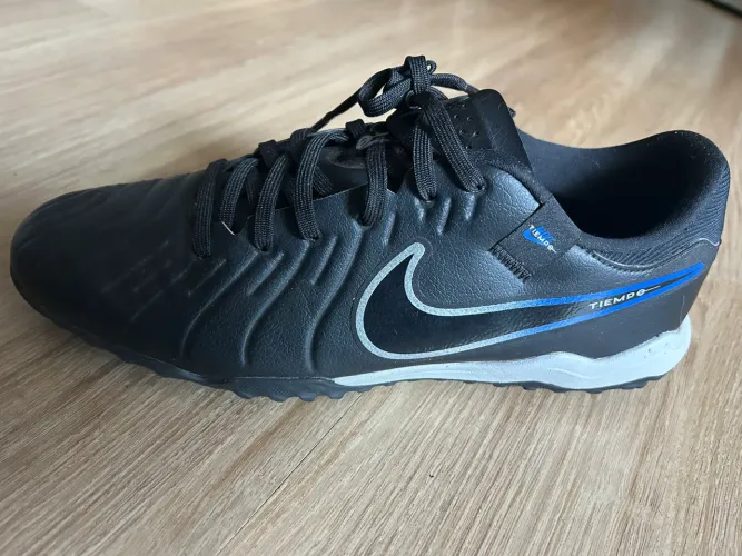 Chuteira Nike Tiempo
