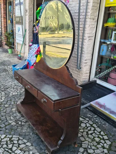 Móveis folonni antigo 