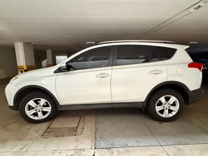 Toyota RAV4 2.0 4X4 16V Aut. 2014