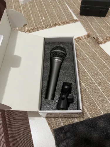 Microfone de canto vocal dinâmico profissional Samson Q7x