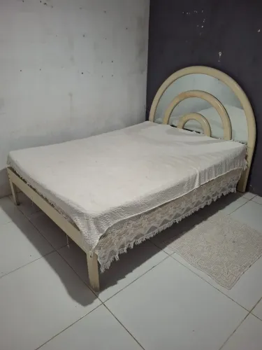 Cama de casal com colchão