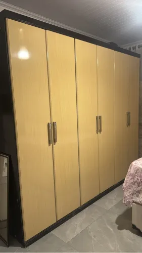 Armário 6 portas
