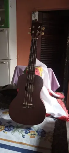 Vende-se Ukulele
