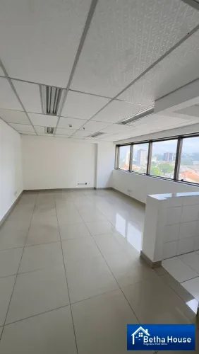 Sala comercial de 35 m2 para locação no condomínio Beta Trade Bethaville