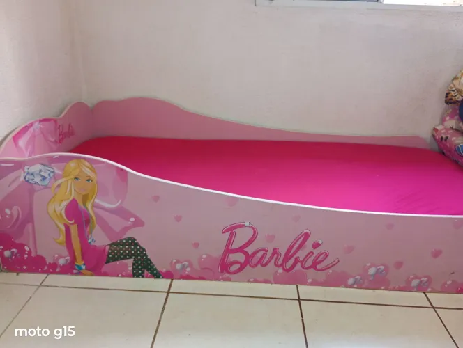 Cama de solteiro da barbie