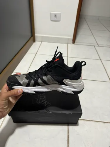 tênis jordan take 3 preto 44 tam