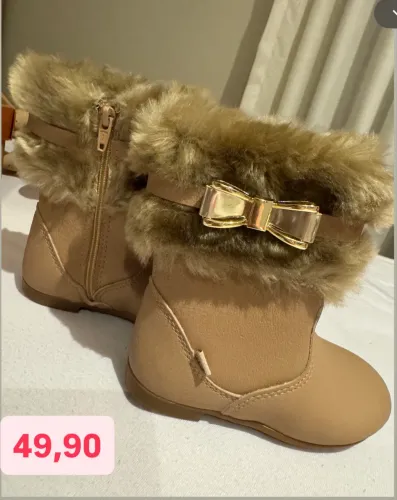 Bota infantil com pelinho