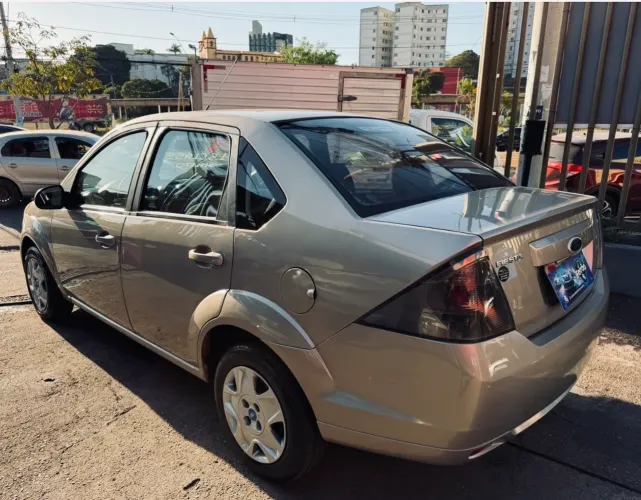Ford Fiesta Sed. 1.6 8V Flex 4P 2013