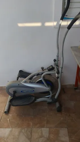 Elíptico simulador de caminhada