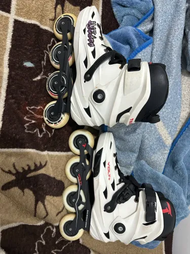 Patins Traxart Freestyle Volt + 2.0 brancos 41,42