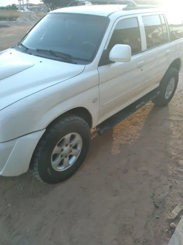 Mitsubishi Pajero Sport HPE 2.5 4X4 Diesel Mec. 2011