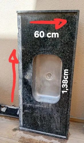 Vendo Pia para cozinha em Granizo Verde Ubatuba (com roda banca)