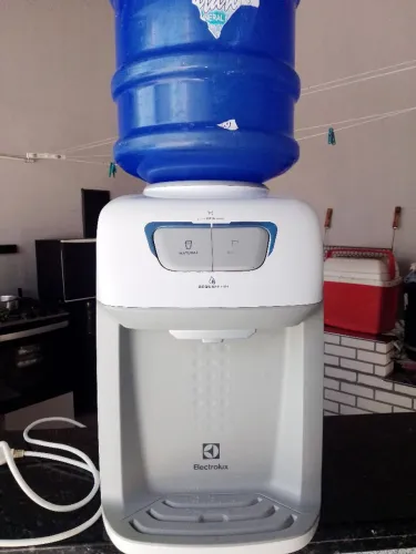 Vendo bebedouro garrafão de água Eletrolux