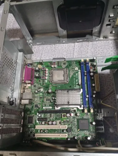 Vendo placa mãe com gabinete