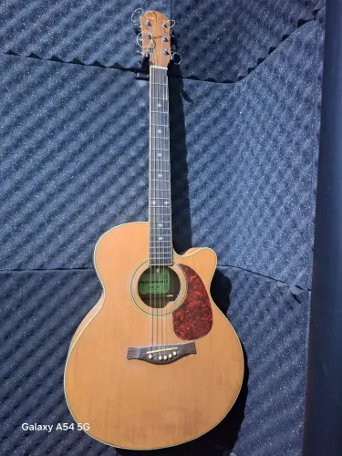Vende-se violão