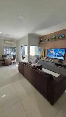 VENDO Casa de 3 quartos Com Piscina aquecida e Placa Solar no Jd Imperial Cuiabá -MT codig