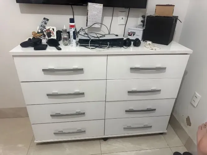 Cômoda de 8 gavetas 