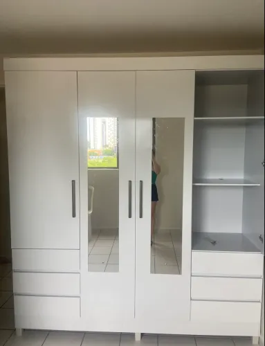 GUARDA ROUPA - TRÊS REPARTIMENTOS