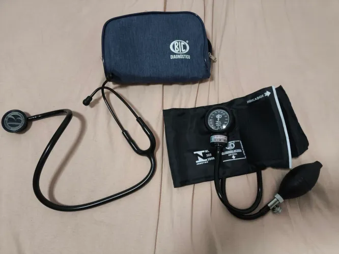 Kit Estetoscópio e esfignomanômetro BIC