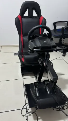 Cockpit de Simulação Completo Logitech G923 + Suporte + Banco + Pedal