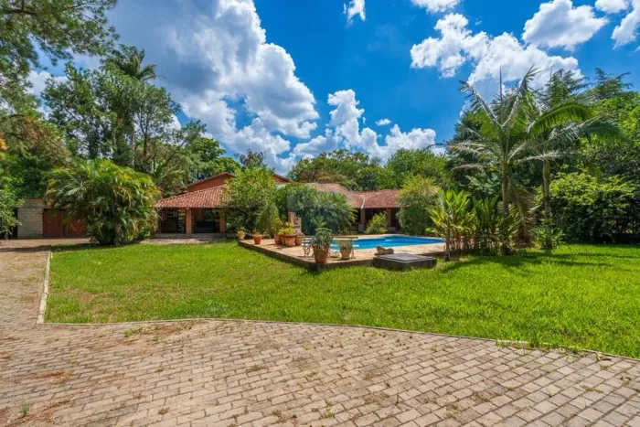 RE/MAX VENDE CASA 3 DORMITÓRIOS 244M² R$ 968.000,00 CONDOMÍNIO VALE DAS GARÇAS - BARÃO GER