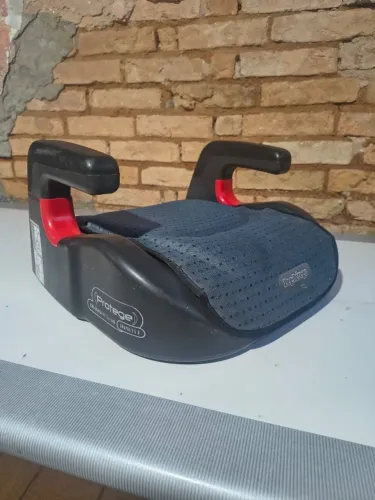 Assento Infantil Protege Cinza - Grupo 2 e 3 até 36kg
