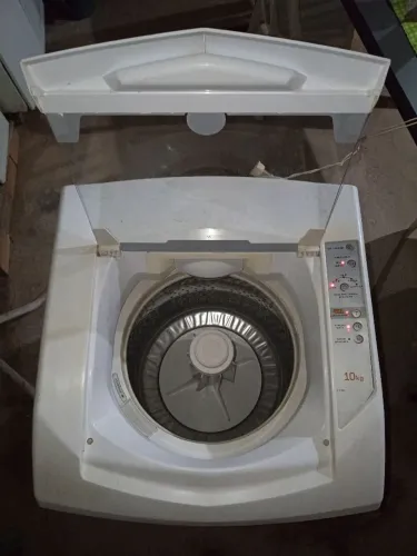 Vendo máquina de lavar 10kl dependendo do lugar entrego 450 chama ? *