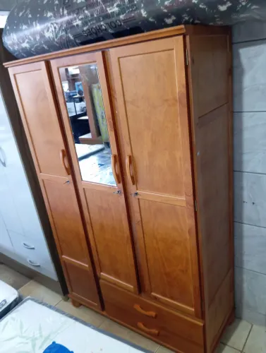 Guarda roupa novo de madeira