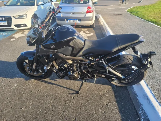 MT09
