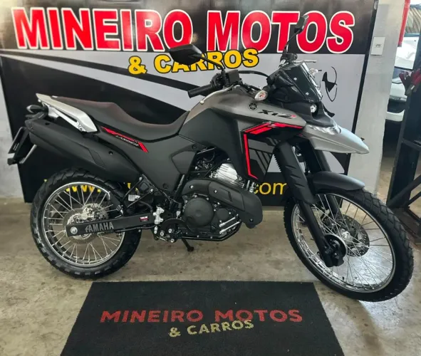 XTZ 250 LANDER CONNECTED