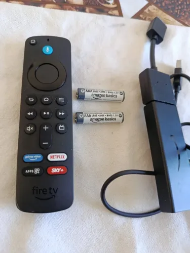 Fire TV Stick HD Amazon (Com Comando de Voz Alexa)