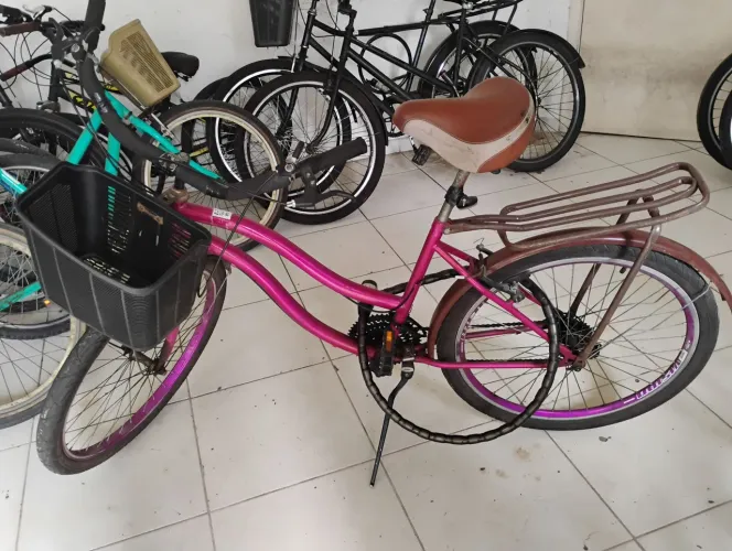 Vendo bicicleta aro 29 feminina com marcha usada em bom estado,retirada no local