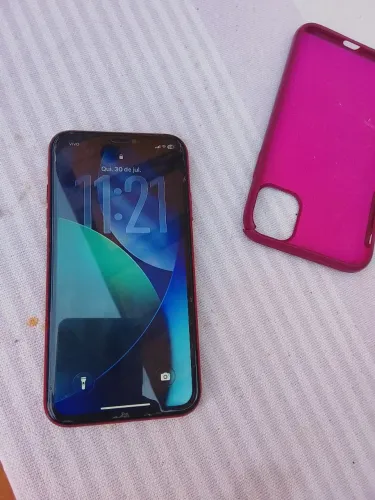 iPhone 11 vermelho 