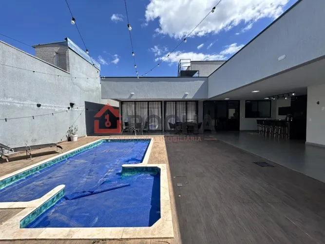 Quadra 8 - Casa térrea moderna, em lote de 525 m², lazer completo