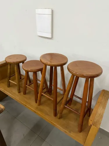 Banqueta de madeira