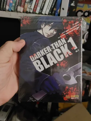 2 mangás Dark Than Black lacrados !