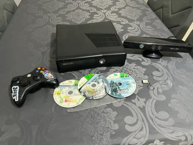 Xbox 360 Slim RGH Desbloqueado + Kinect + Controle Original + HDMI