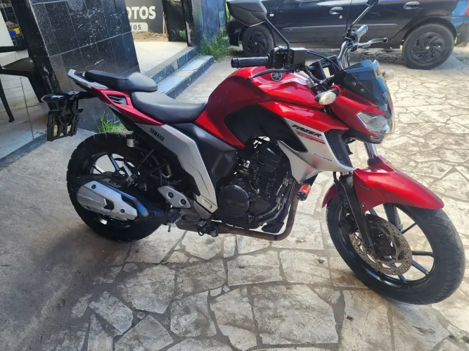Moto muita bem concervada 
