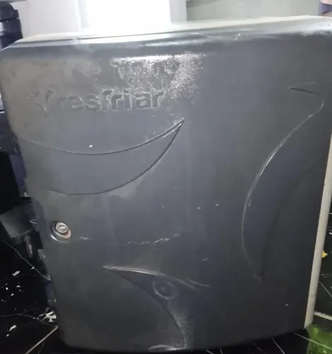 Geladeira RESFRIAR 74L
