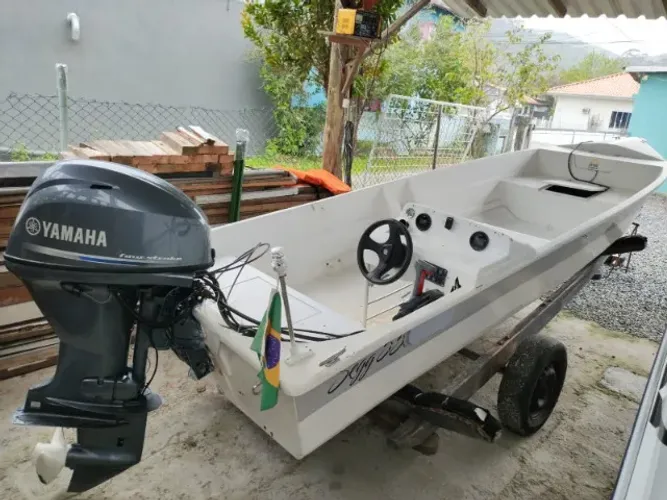Lancha Segg 550, motor Yamaha 40HP