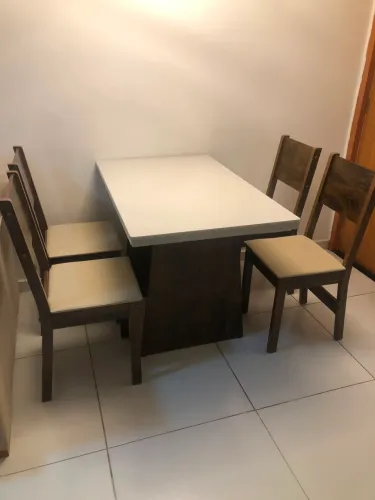 MESA - 4 cadeiras