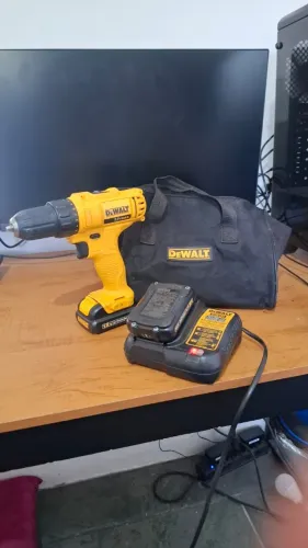Parafusadeira e Furadeira DEWALT