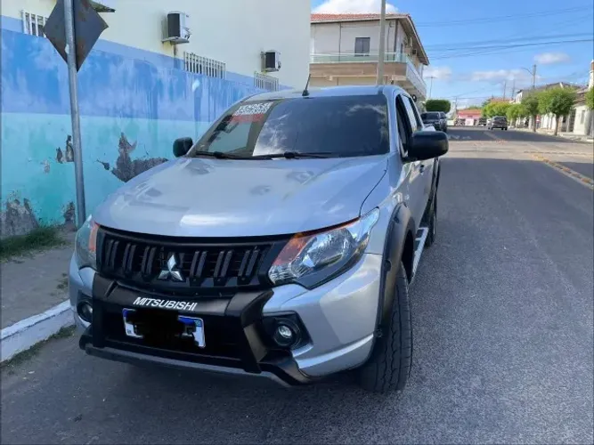 Mitsubishi L200 Triton Sport GLX 2.4 CD Diesel Mec. 2020